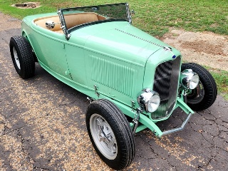 Right front 1932 Ford Roadster